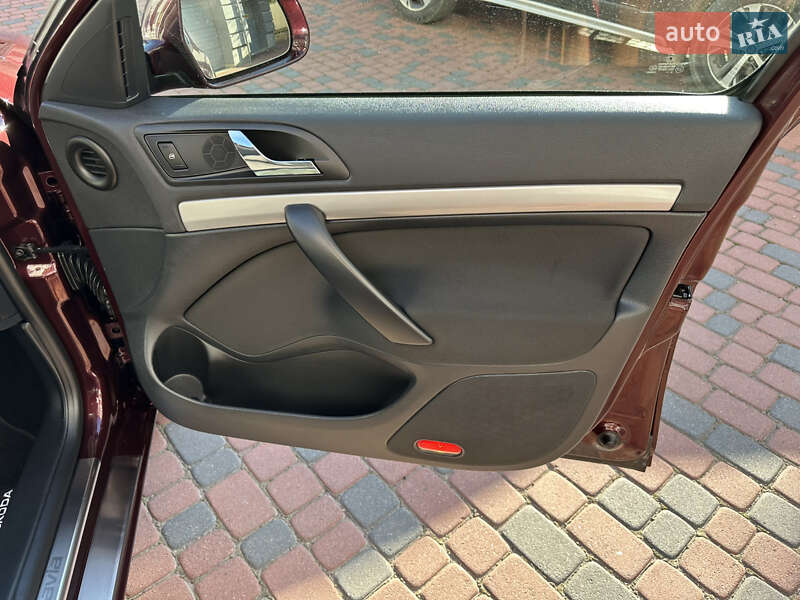 Лифтбек Skoda Octavia 2010 в Ивано-Франковске