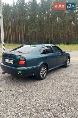 Ліфтбек Skoda Octavia 1998 в 