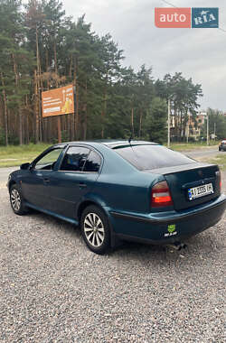 Ліфтбек Skoda Octavia 1998 в 
