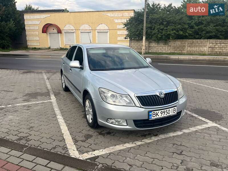 Лифтбек Skoda Octavia 2008 в Сарнах