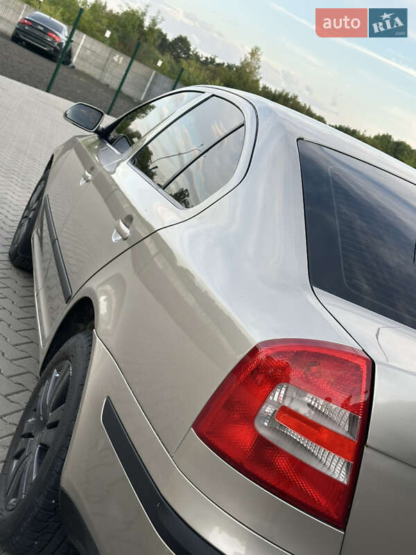 Лифтбек Skoda Octavia 2004 в Нововолынске