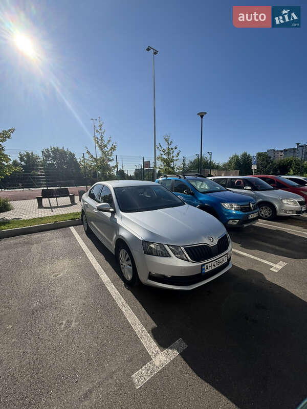 Лифтбек Skoda Octavia 2019 в Киеве