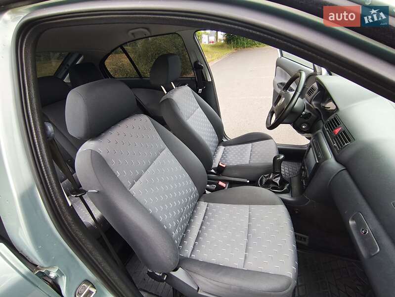 Лифтбек Skoda Octavia 2009 в Новоднестровске