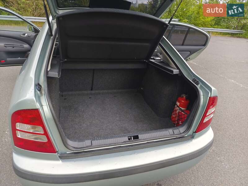 Лифтбек Skoda Octavia 2009 в Новоднестровске