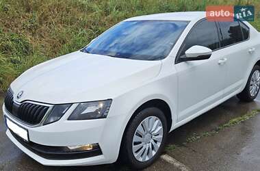 Ліфтбек Skoda Octavia 2018 в 