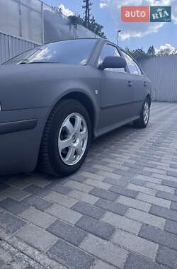 Лифтбек Skoda Octavia 2002 в Запорожье