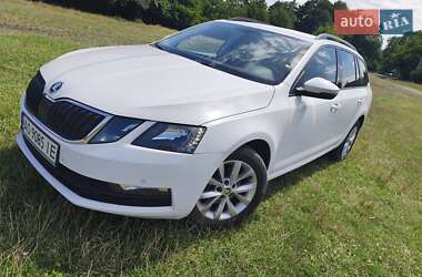 Универсал Skoda Octavia 2019 в Ужгороде