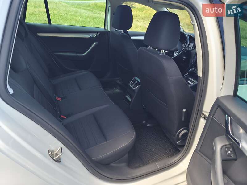 Универсал Skoda Octavia 2019 в Ужгороде