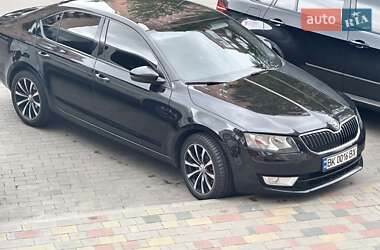 Лифтбек Skoda Octavia 2015 в Вараше
