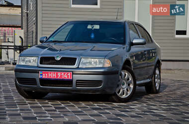 Лифтбек Skoda Octavia 2004 в Сарнах