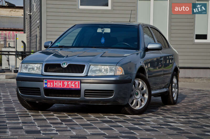 Лифтбек Skoda Octavia 2004 в Сарнах