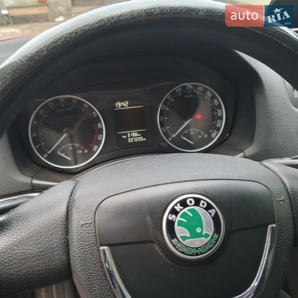 2010 Skoda Octavia - мініатюра 17