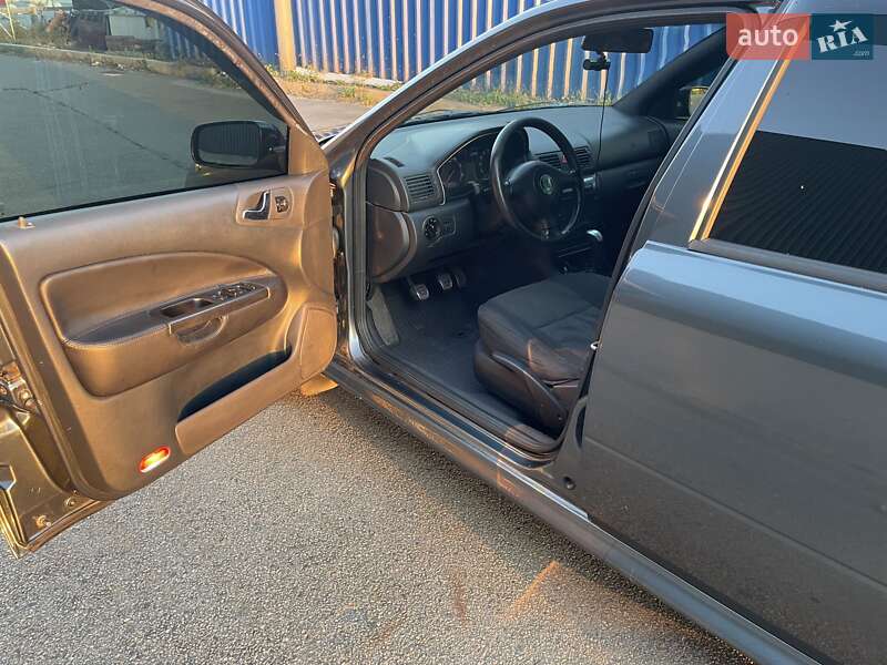 Ліфтбек Skoda Octavia 2002 в Харкові