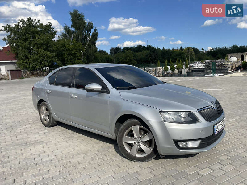 Лифтбек Skoda Octavia 2015 в Львове