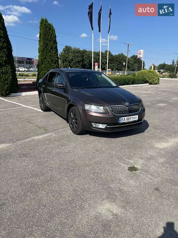 Лифтбек Skoda Octavia 2014 в Кропивницком