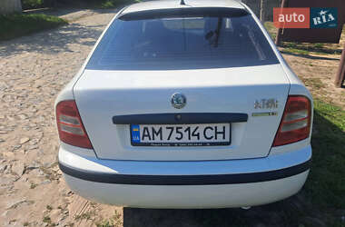 Лифтбек Skoda Octavia 2004 в 
