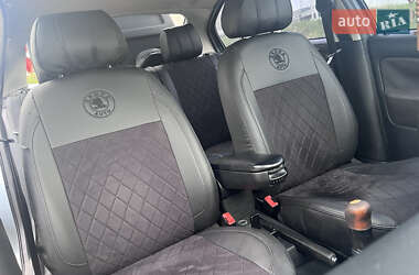 Лифтбек Skoda Octavia 2003 в 