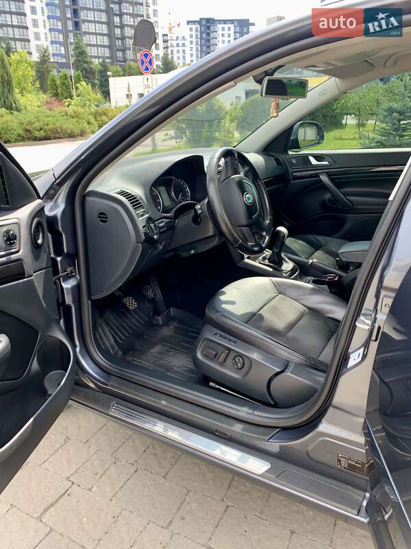Універсал Skoda Octavia 2010 в Івано-Франківську