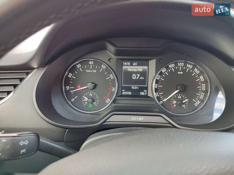 Універсал Skoda Octavia 2015 в Миргороді