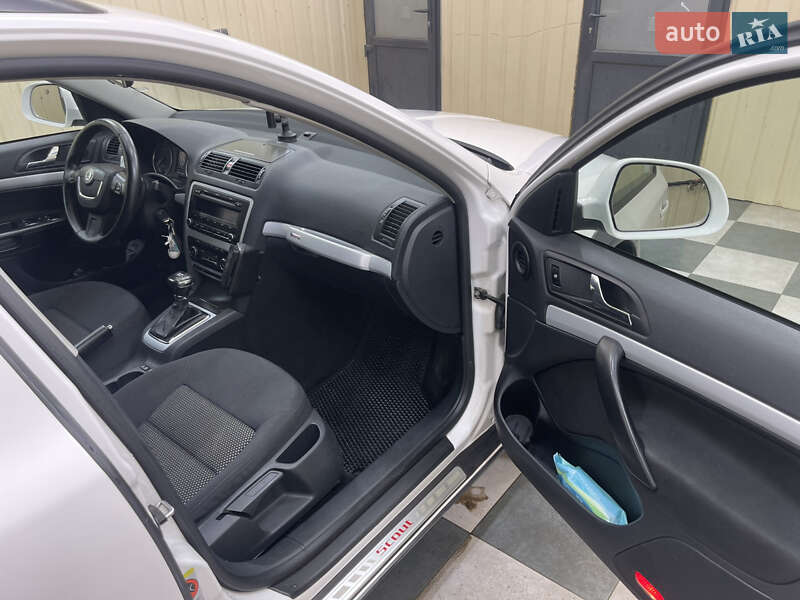 Универсал Skoda Octavia 2012 в Олевске