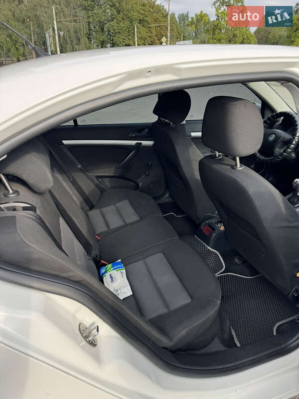 Ліфтбек Skoda Octavia 2006 в Кривому Розі