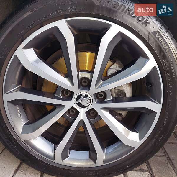 Універсал Skoda Octavia 2015 в Дніпрі