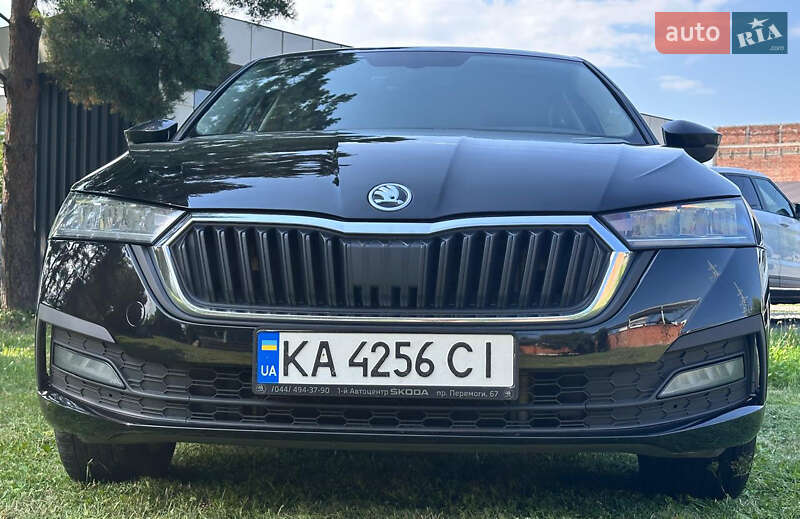 Ліфтбек Skoda Octavia 2021 в Чернівцях