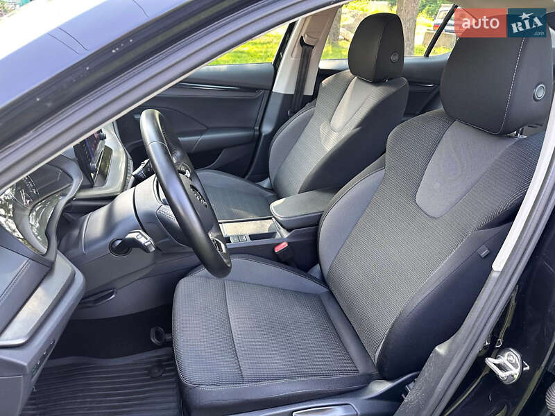 Ліфтбек Skoda Octavia 2021 в Чернівцях