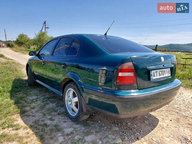 Лифтбек Skoda Octavia 2000 в Надворной