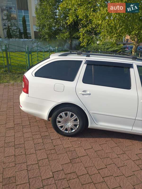 Универсал Skoda Octavia 2011 в Ровно фото 8 Универсал Skoda Octavia 2011 в Ровно