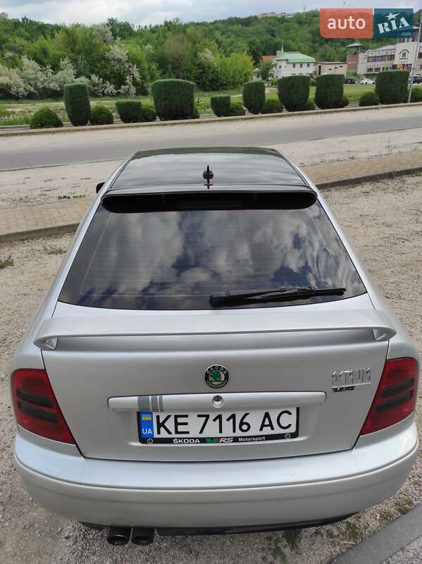 Лифтбек Skoda Octavia 2002 в Днепре