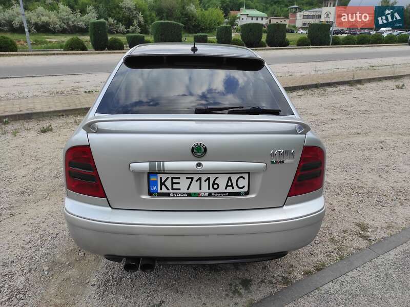 Лифтбек Skoda Octavia 2002 в Днепре