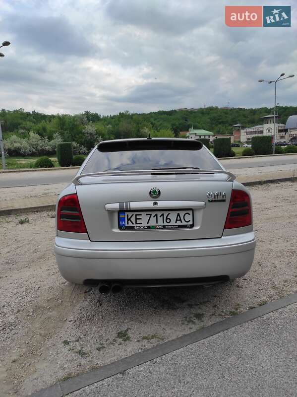 Лифтбек Skoda Octavia 2002 в Днепре