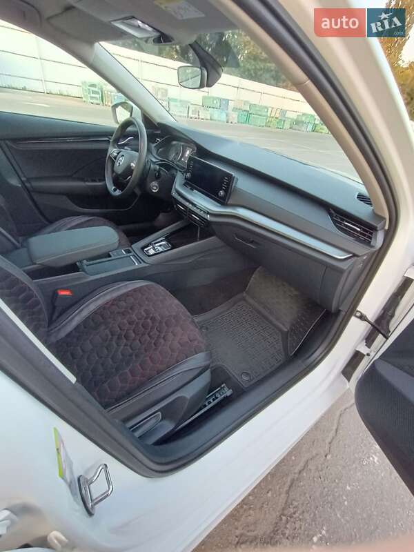 Лифтбек Skoda Octavia 2023 в Днепре