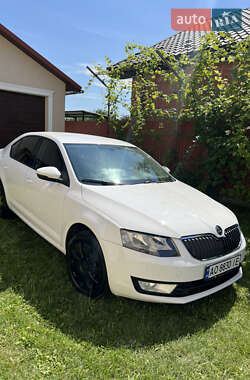 Ліфтбек Skoda Octavia 2015 в Ужгороді