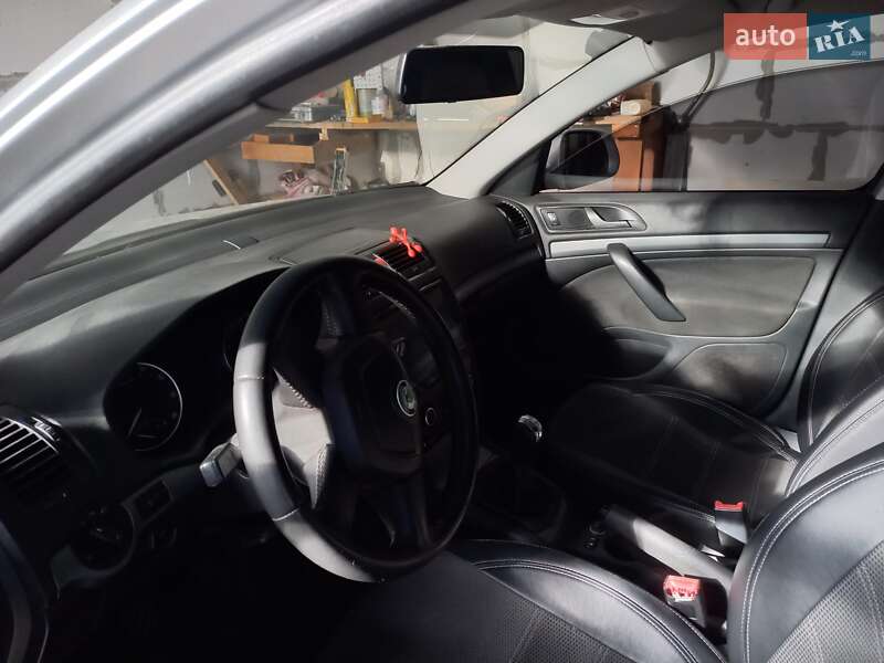 Лифтбек Skoda Octavia 2011 в Гадяче