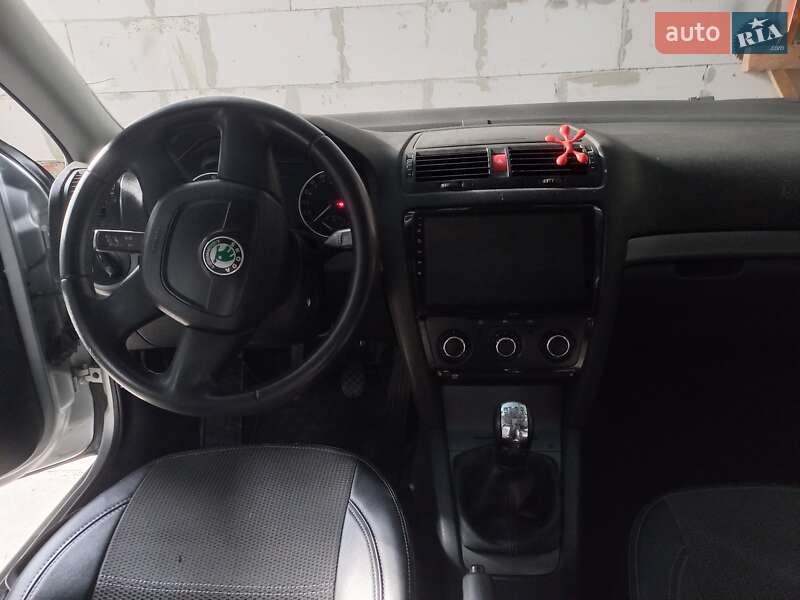 Лифтбек Skoda Octavia 2011 в Гадяче