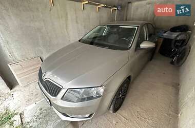 Лифтбек Skoda Octavia 2014 в Днепре