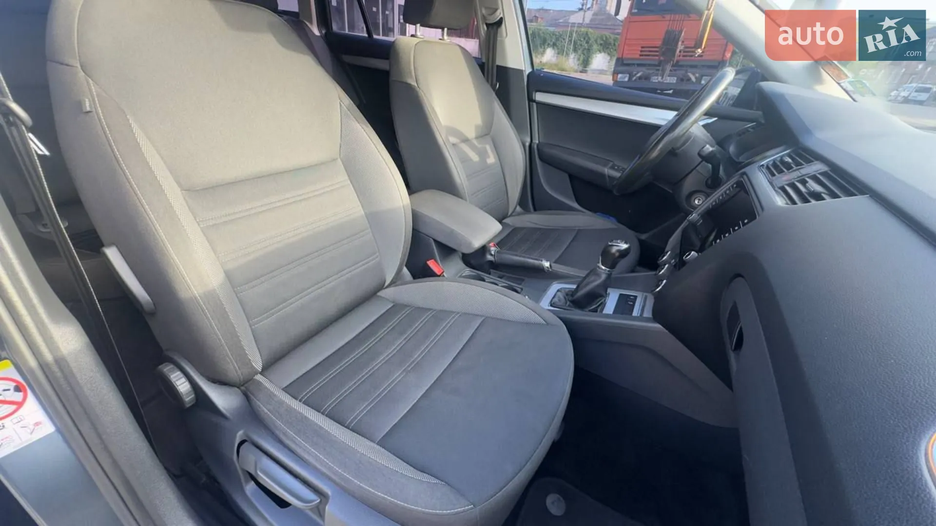 2017 Skoda Octavia - мініатюра 21