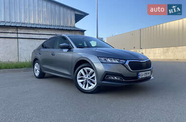 Лифтбек Skoda Octavia 2023 в Киеве