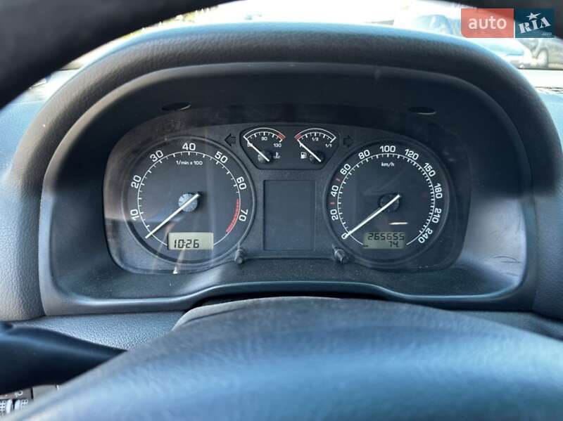 Ліфтбек Skoda Octavia 2002 в Чернігові