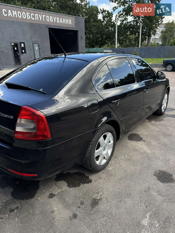 Лифтбек Skoda Octavia 2010 в Житомире