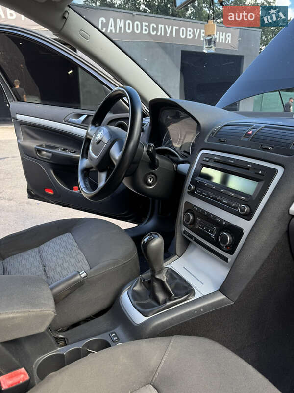 Лифтбек Skoda Octavia 2010 в Житомире
