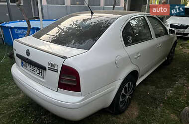 Лифтбек Skoda Octavia 2002 в 
