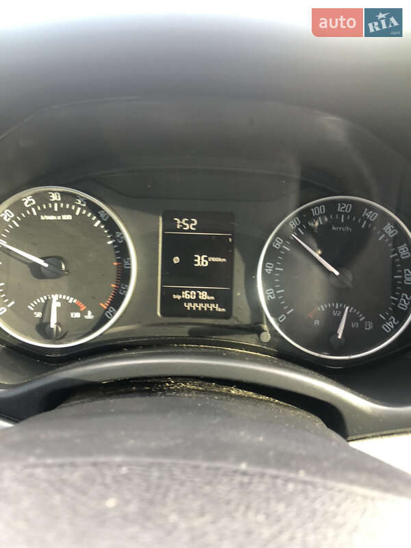 Лифтбек Skoda Octavia 2010 в Львове