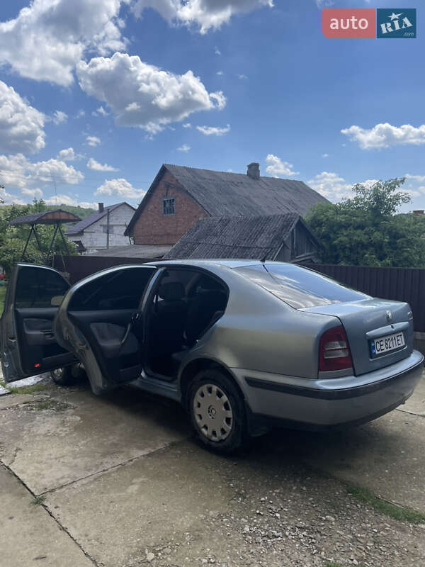 Лифтбек Skoda Octavia 2001 в Черновцах