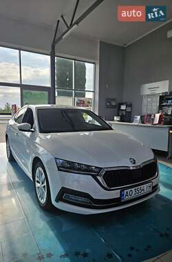 Лифтбек Skoda Octavia 2020 в Хусте