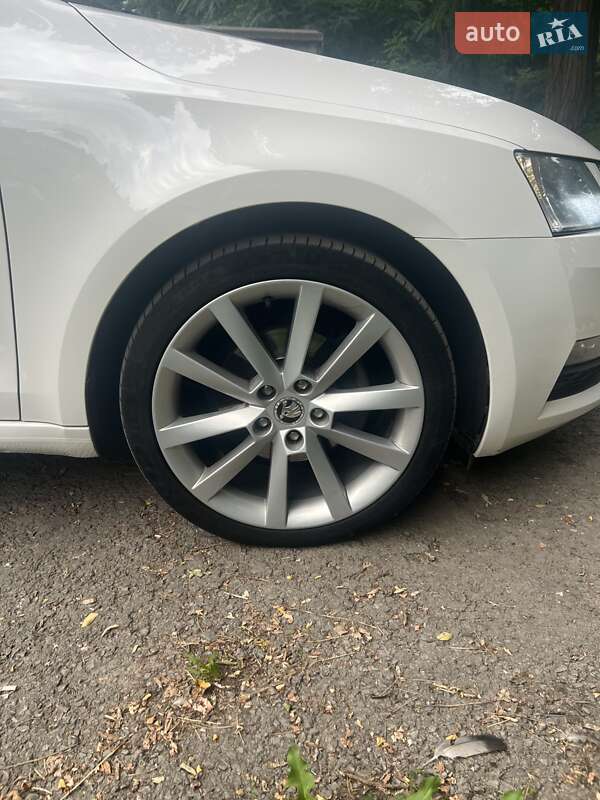 Универсал Skoda Octavia 2017 в Хмельницком