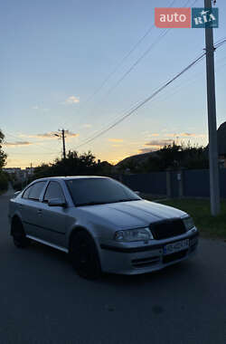 Лифтбек Skoda Octavia 2002 в Умани