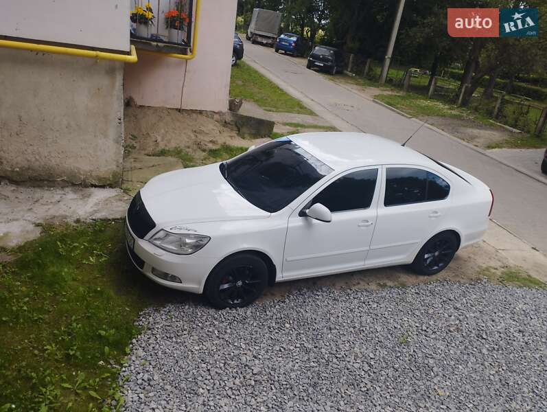 Ліфтбек Skoda Octavia 2009 в Ходореві